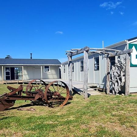 Rarakau Lodge Tuatapere Eksteriør billede