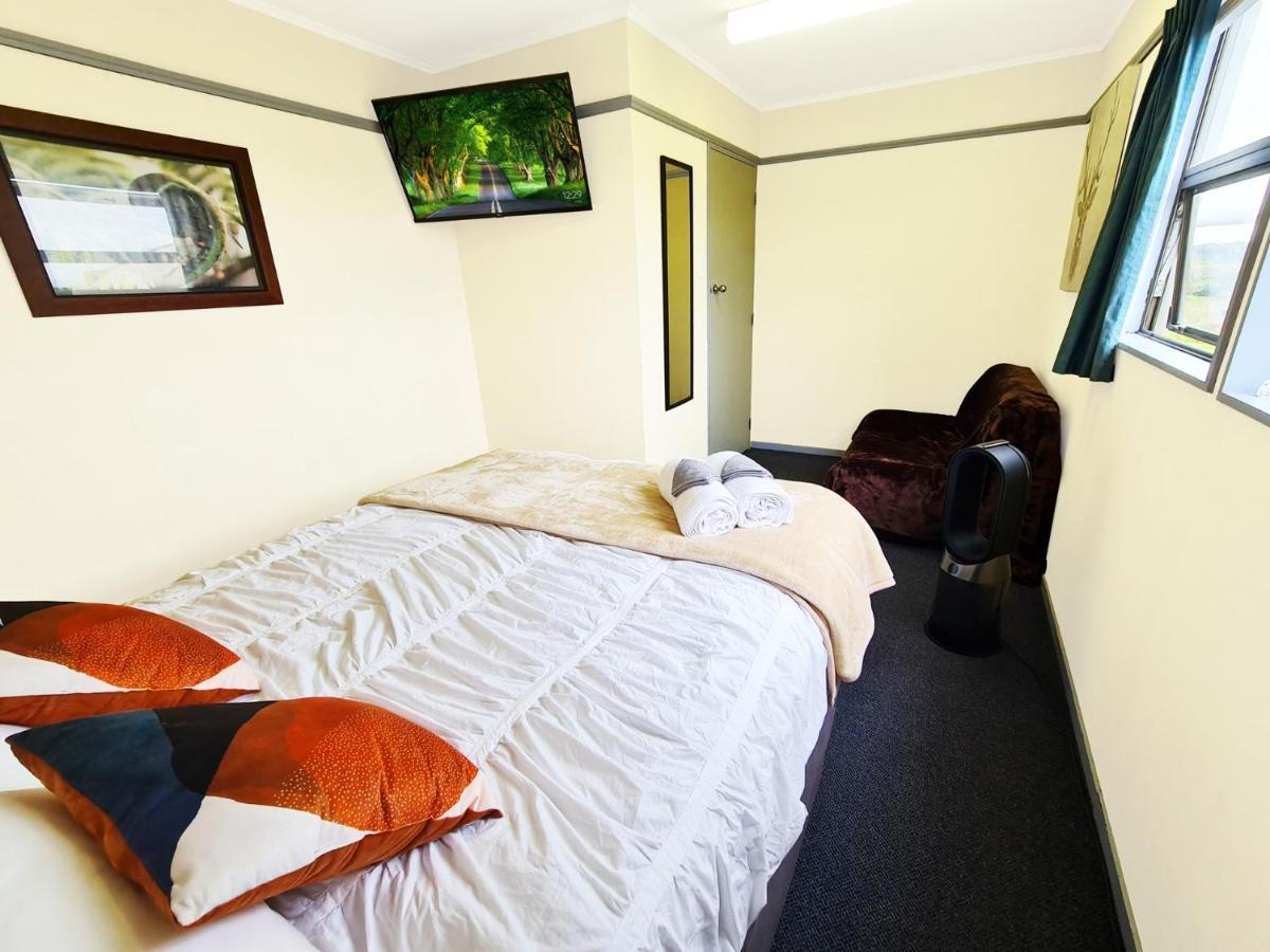 Rarakau Lodge Tuatapere Eksteriør billede