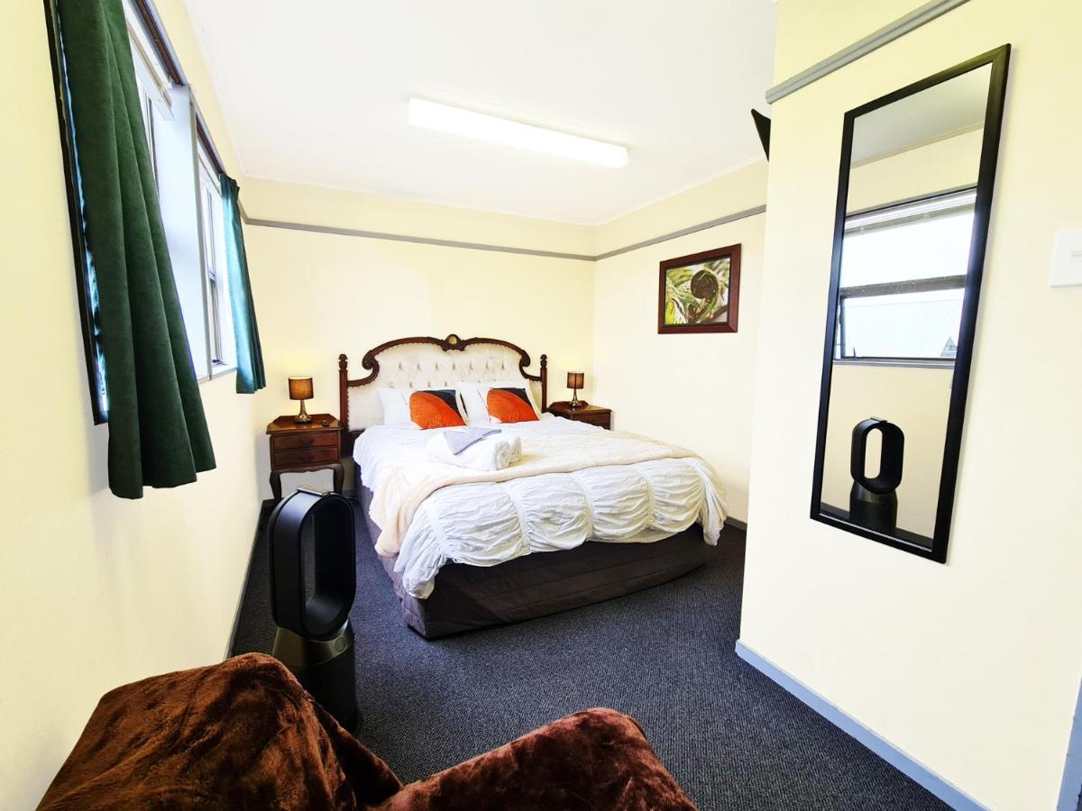 Rarakau Lodge Tuatapere Eksteriør billede
