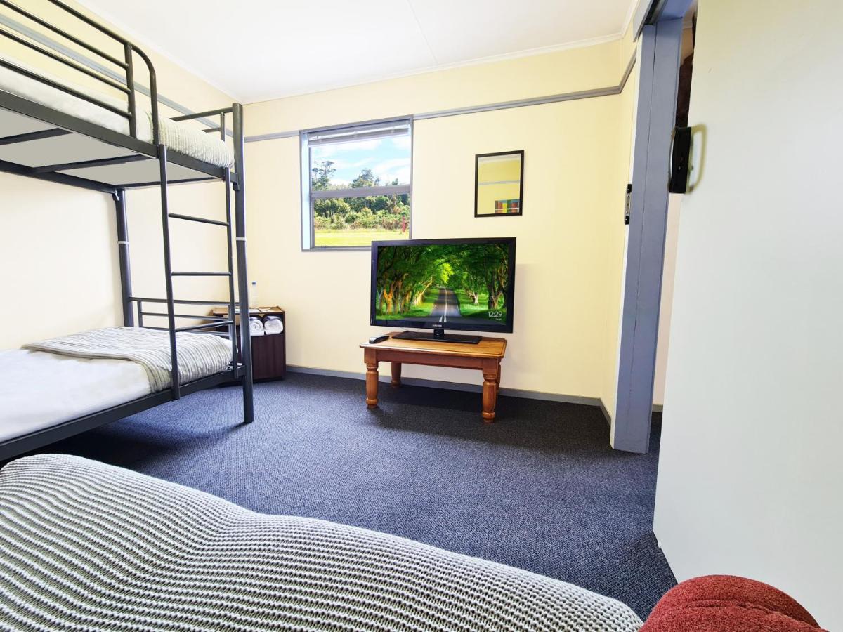 Rarakau Lodge Tuatapere Eksteriør billede